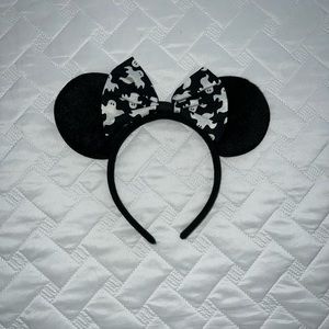 Ghost Minnie Mouse ears.